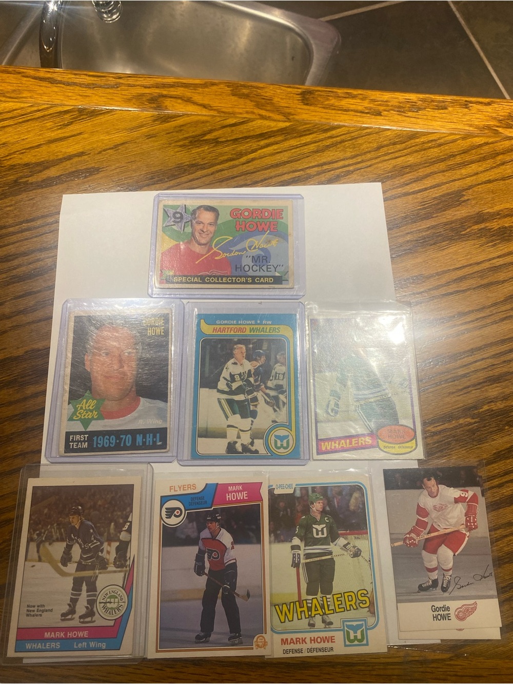 Old Gordie Howe and Mark Howe Hockey card lot (8 Cards Total)